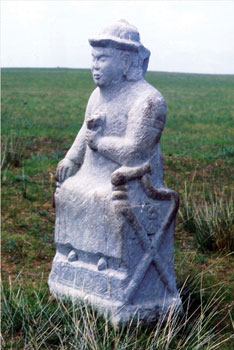 한·몽 관계사의 첫 유적이라고 할 수 있는 헤름투. 칭기즈칸과 발해 유민국의 훌란 공주가 총야를 지낸 이곳에 지금은 붉은 버드나무로 만든 오보(서낭당)가 서 있다 <최낙민 제공>